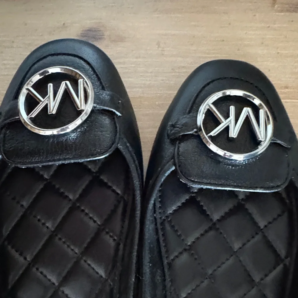 Michael Kors Black Leather Ballet Flats Silver Logo Designer Slip-On Everyday